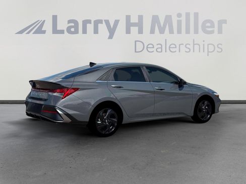 New 2026 Hyundai Elantra SEL Sport Premium FWD image 8