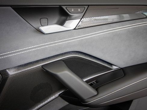 New 2026 Volkswagen Tiguan SE R-Line FWD image 19