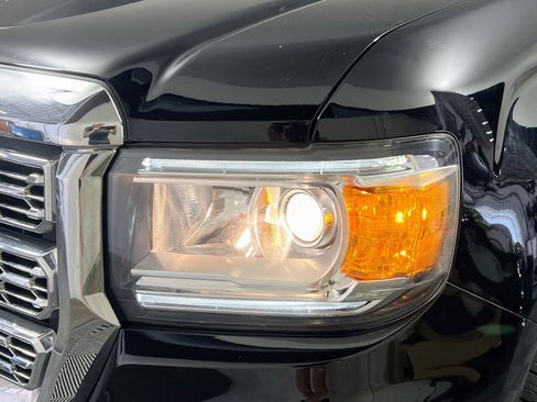 Used 2021 GMC Canyon Denali RWD image 11