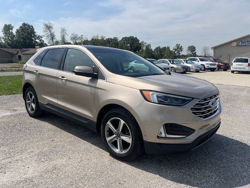 Used 2020 Ford Edge Titanium w/ Equipment Group 301A AWD/4WD image 2