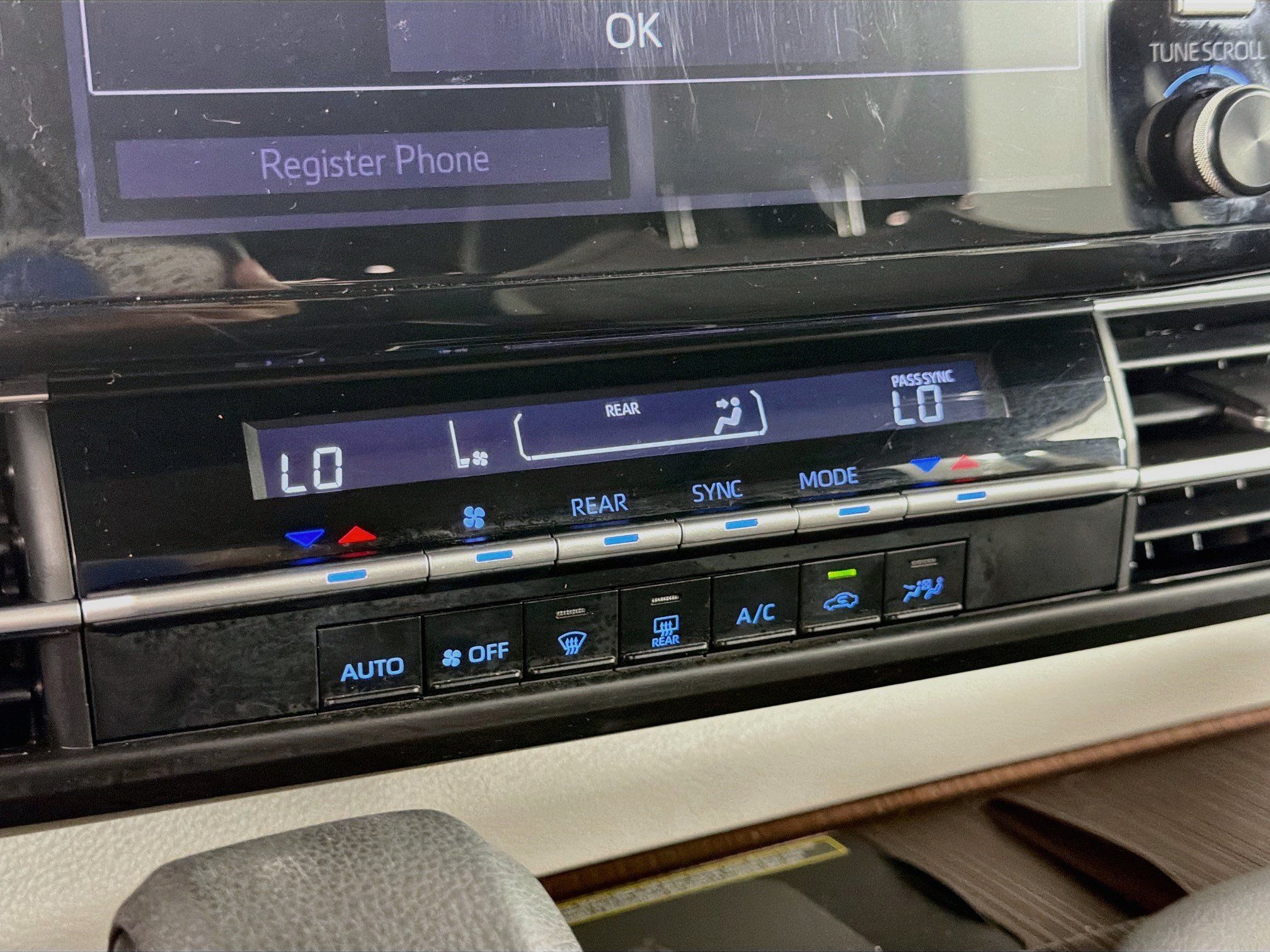 Used 2022 Toyota Sienna LE w/ LE Plus Package FWD image 23