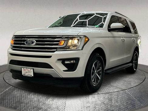 Used 2019 Ford Expedition XLT image 4