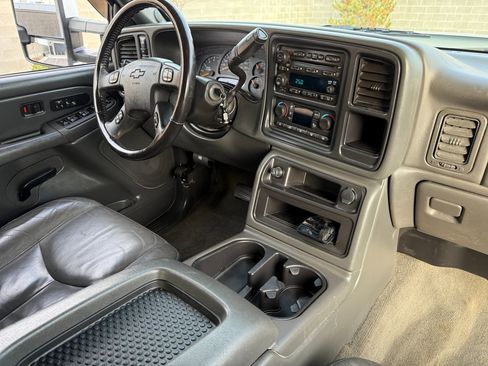 Used 2007 Chevrolet Silverado 2500 LT w/ Heavy-Duty Power Package image 27