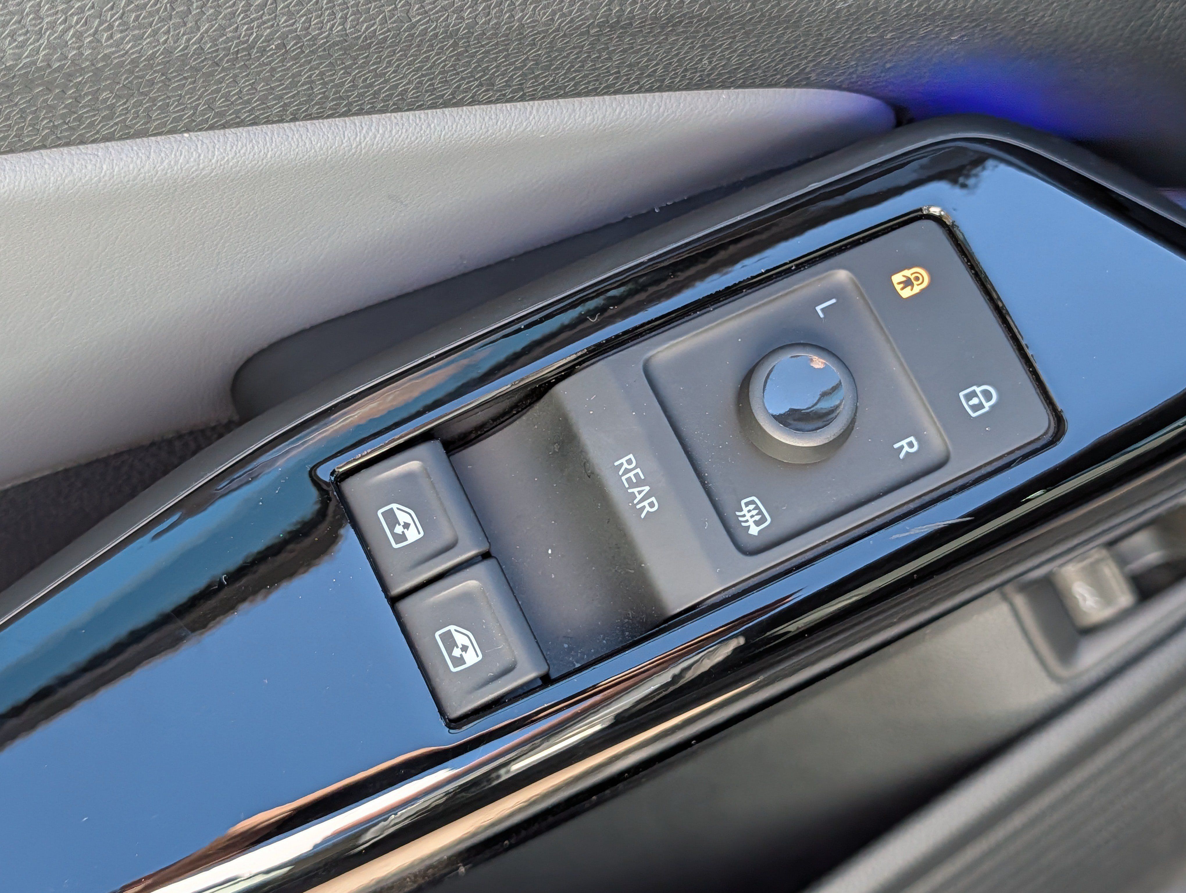Certified 2023 Volkswagen ID.4 Pro S AWD/4WD image 19