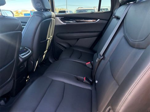 Used 2023 Cadillac XT6 Premium Luxury image 35
