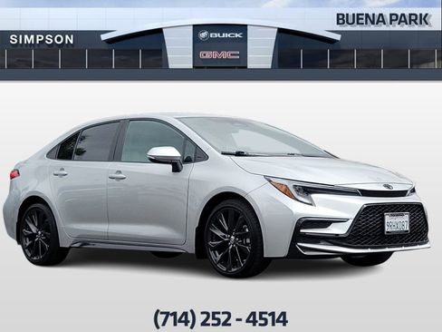 Used 2025 Toyota Corolla SE w/ SE Premium Package FWD image 1