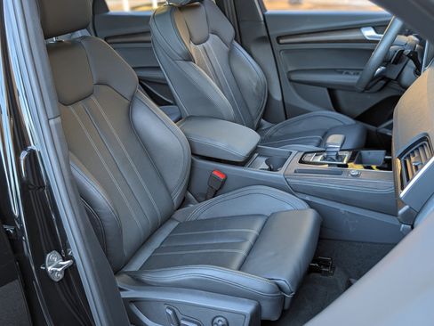 Used 2024 Audi Q5 e Premium Plus w/ Premium Plus Package image 23