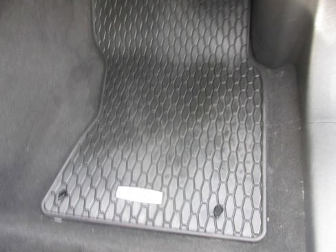 Used 2019 Jaguar F-PACE Premium image 47