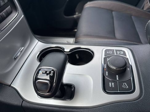 Used 2014 Jeep Grand Cherokee Overland w/ Advanced Technology Group AWD/4WD image 32