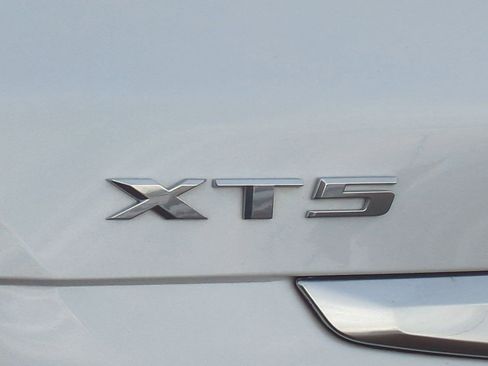 Certified 2024 Cadillac XT5 Premium Luxury image 8