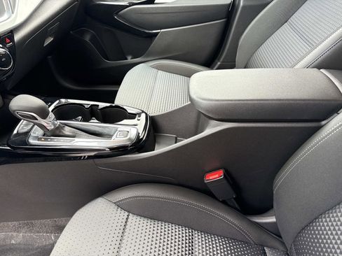 Used 2025 Chevrolet Trax LT image 14