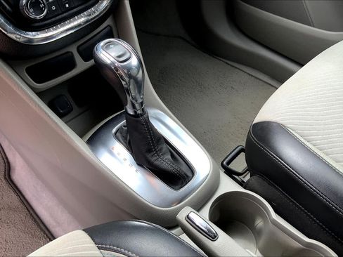 Used 2014 Buick Encore Convenience FWD image 16