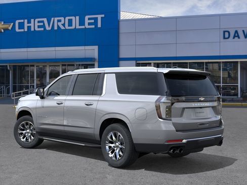 New 2026 Chevrolet Suburban Premier image 3