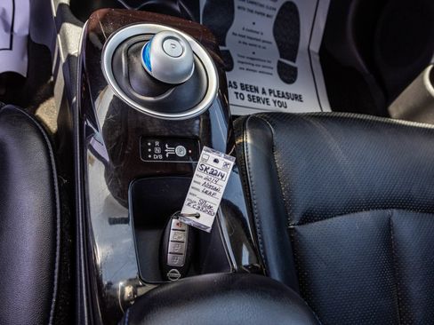 Used 2014 Nissan Leaf SL FWD image 26