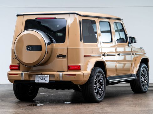 Used 2025 Mercedes-Benz G 580 w/ EQ Technology image 7