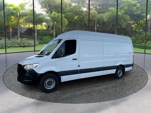 Used 2019 Mercedes-Benz Sprinter 170 Cargo image 1