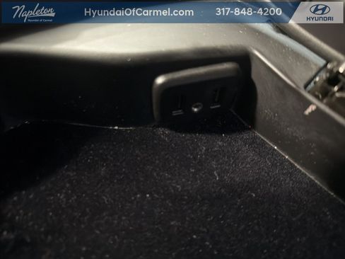 Used 2017 Chevrolet Corvette Stingray Coupe w/ 1LT image 19