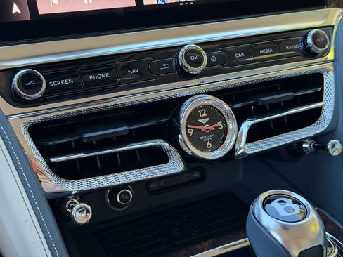 New 2026 Bentley Flying Spur Plug-In Hybrid image 30