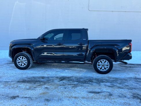 Used 2025 Toyota Tacoma SR5 image 2