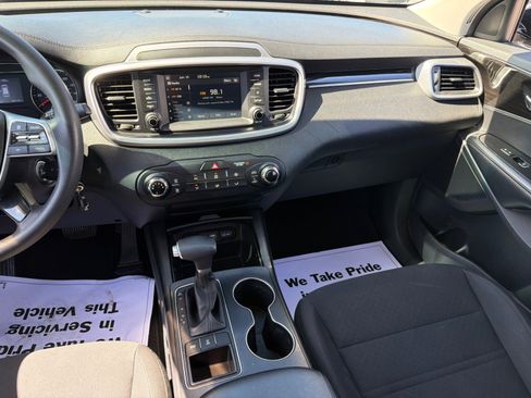 Used 2020 Kia Sorento LX AWD/4WD image 15