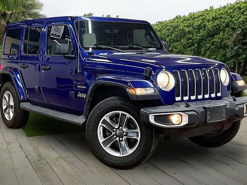Used 2020 Jeep Wrangler Unlimited Sahara w/ Uconnect 4C Nav & Sound Group AWD/4WD image 9