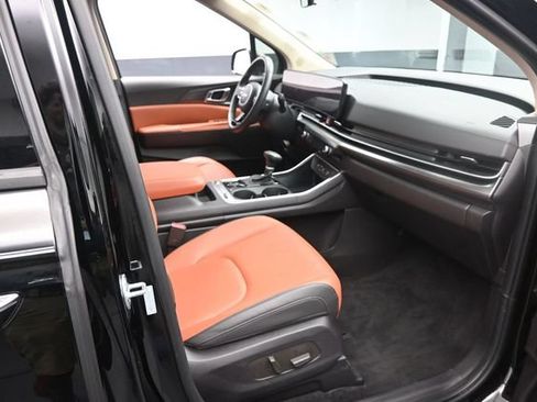 Used 2026 Kia Carnival SX w/ SX Dark Edition Package FWD image 27
