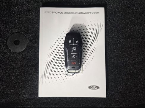 Used 2025 Ford Bronco Badlands image 48