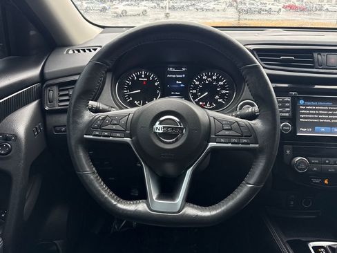 Used 2017 Nissan Rogue SL w/ SL Premium Package image 18