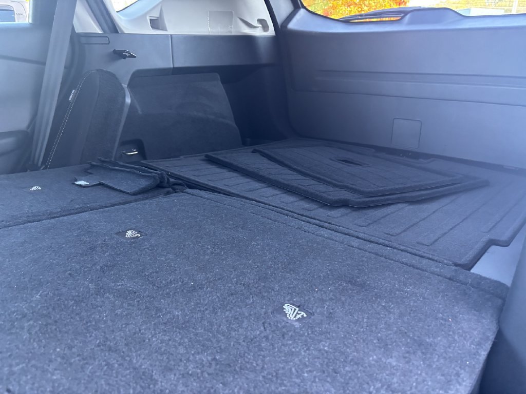 Used 2025 Nissan Rogue S AWD/4WD image 25