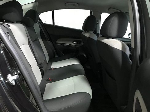 Used 2011 Chevrolet Cruze LS FWD image 17