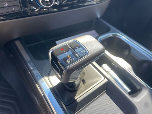 Used 2022 Chevrolet Silverado 1500 LTZ w/ Technology Package image 43