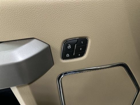 Used 2018 Ford F150 Lariat w/ Equipment Group 502A Luxury AWD/4WD image 12