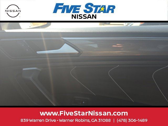 Used 2024 Volkswagen Tiguan SE R-Line FWD image 15