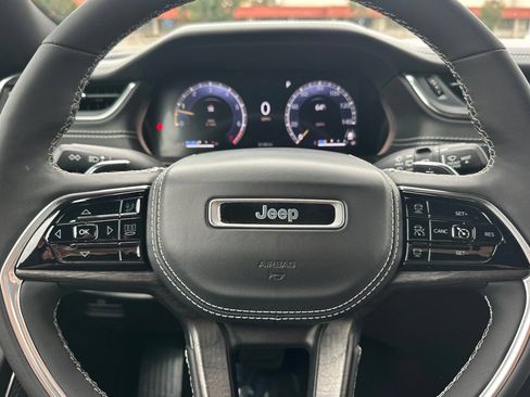 Used 2023 Jeep Grand Cherokee L Overland RWD image 24