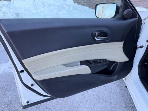 Used 2013 Acura ILX 1.5L Hybrid w/Tech 4dr Sedan w image 12