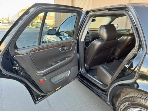 Used 2011 Cadillac DTS Luxury FWD image 40