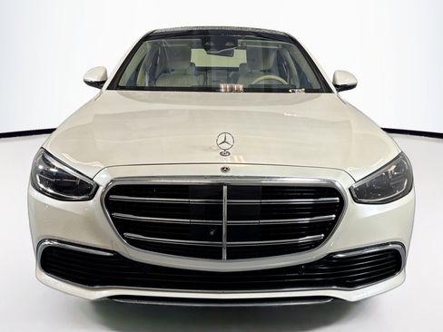Used 2023 Mercedes-Benz S 500 4MATIC image 2