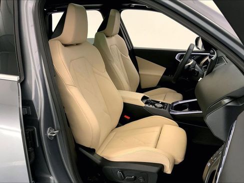 Certified 2025 BMW X3 xDrive30i w/ Convenience Package image 6