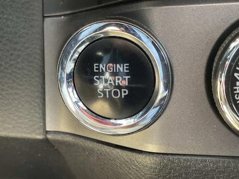 Used 2017 Toyota Tacoma TRD Off-Road w/ Tow Package (A/T) AWD/4WD image 28