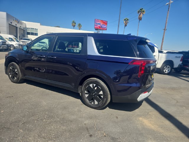 Used 2026 Kia Carnival LXS FWD image 4