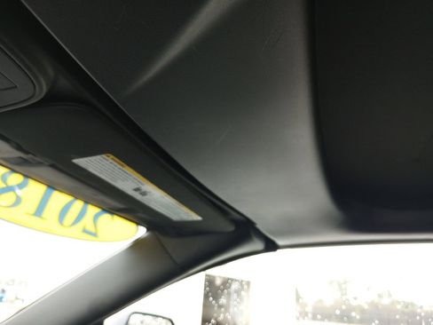 Used 2018 Chevrolet Camaro SS image 21