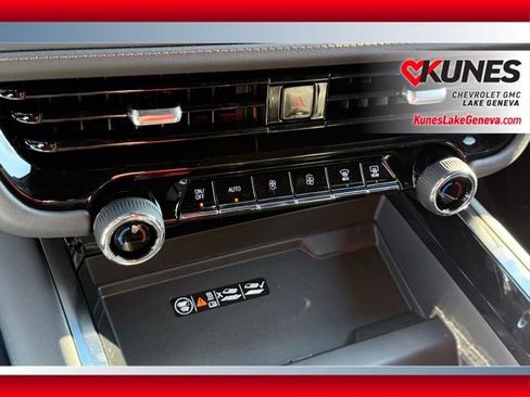 New 2026 Chevrolet Suburban High Country AWD/4WD image 38