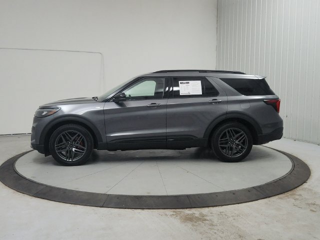 Used 2025 Ford Explorer ST-Line w/ Premium Package RWD image 5