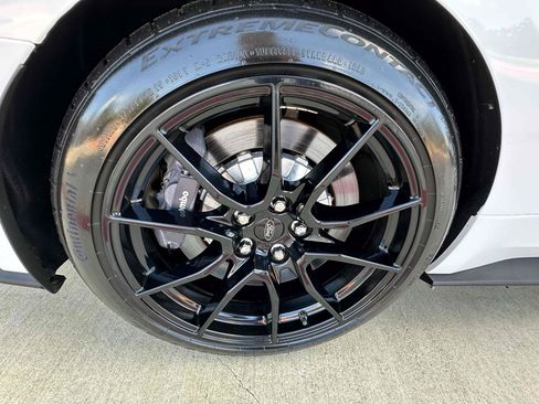 Used 2019 Ford Mustang Shelby GT350 w/ Technology Package RWD image 25