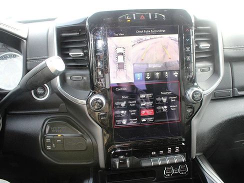 Used 2021 RAM 3500 Laramie image 19