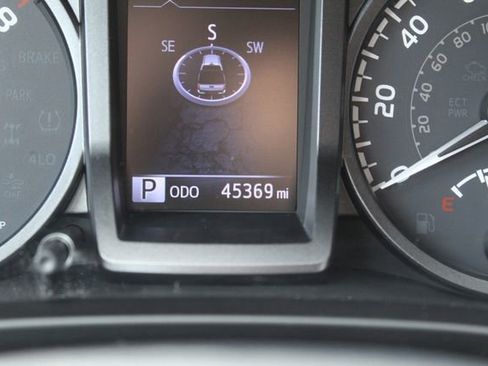 Used 2019 Toyota Tacoma TRD Off-Road AWD/4WD image 31