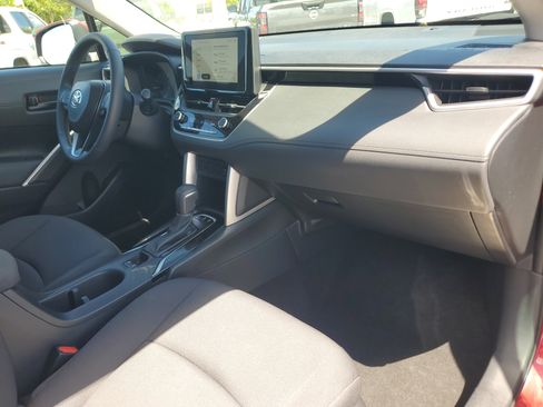 Used 2023 Toyota Corolla Cross LE image 17