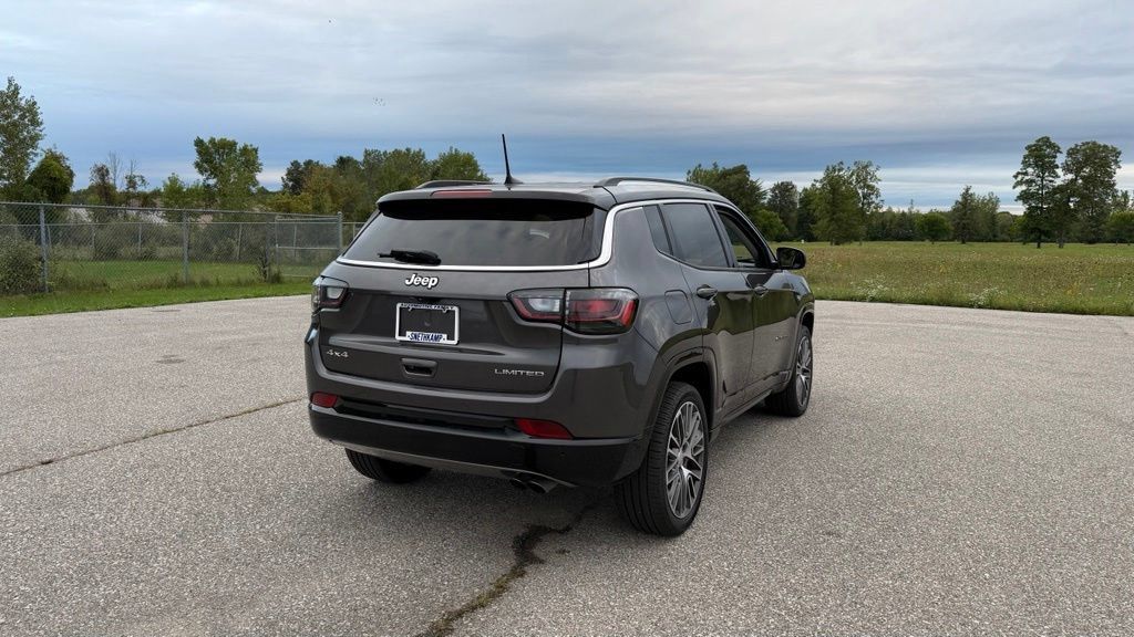 Used 2022 Jeep Compass Limited w/ Elite Group AWD/4WD image 8