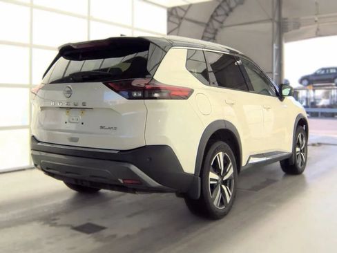 Used 2023 Nissan Rogue SL AWD/4WD image 2