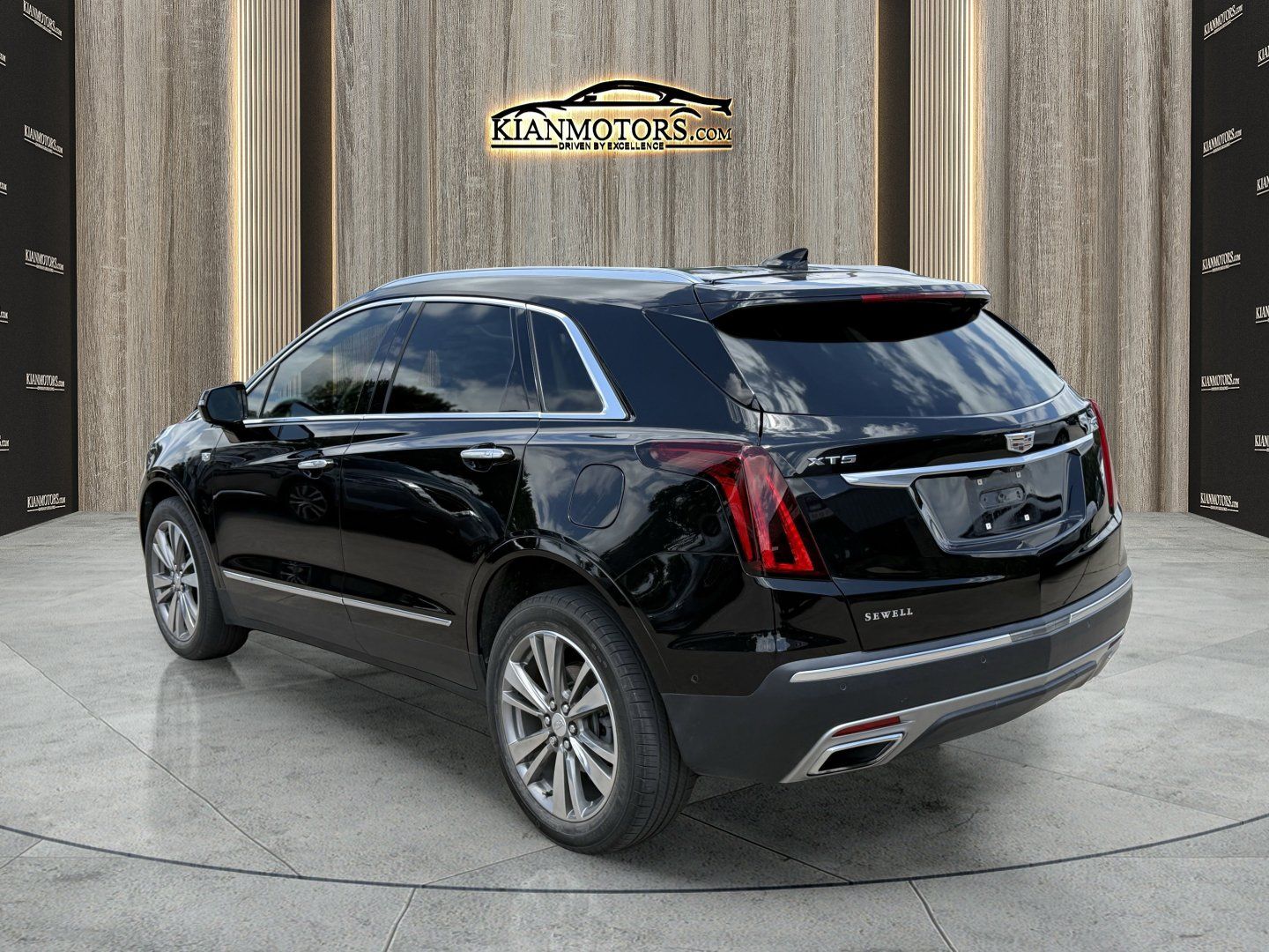 Used 2021 Cadillac XT5 Premium Luxury FWD image 5